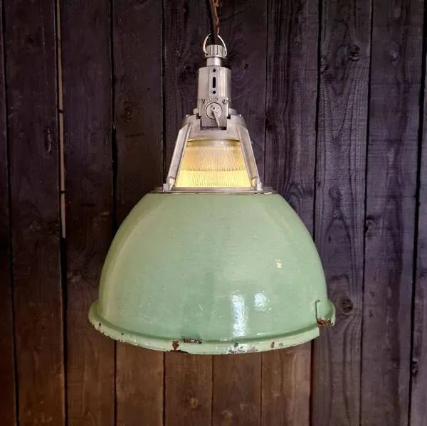 Illustration numéro 4 du produit „Alma“ lampe industrielle ukrainienne poli / vert