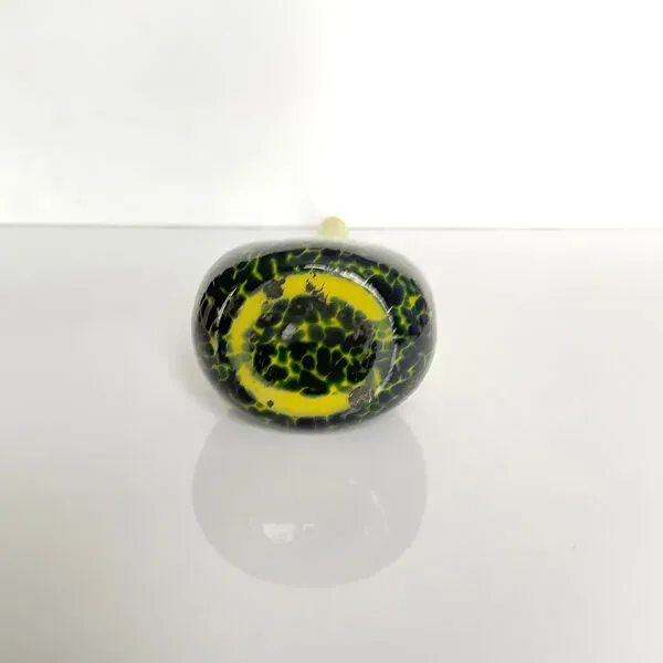 Illustration numéro 4 du produit Vase / Soliflore en pâte de verre jaune – Début XXe