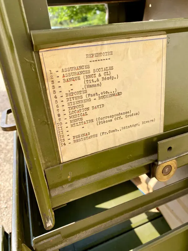 Illustration numéro 4 du produit Casier métallique 4 tiroirs militaire ancien, archive, armoire, filièr