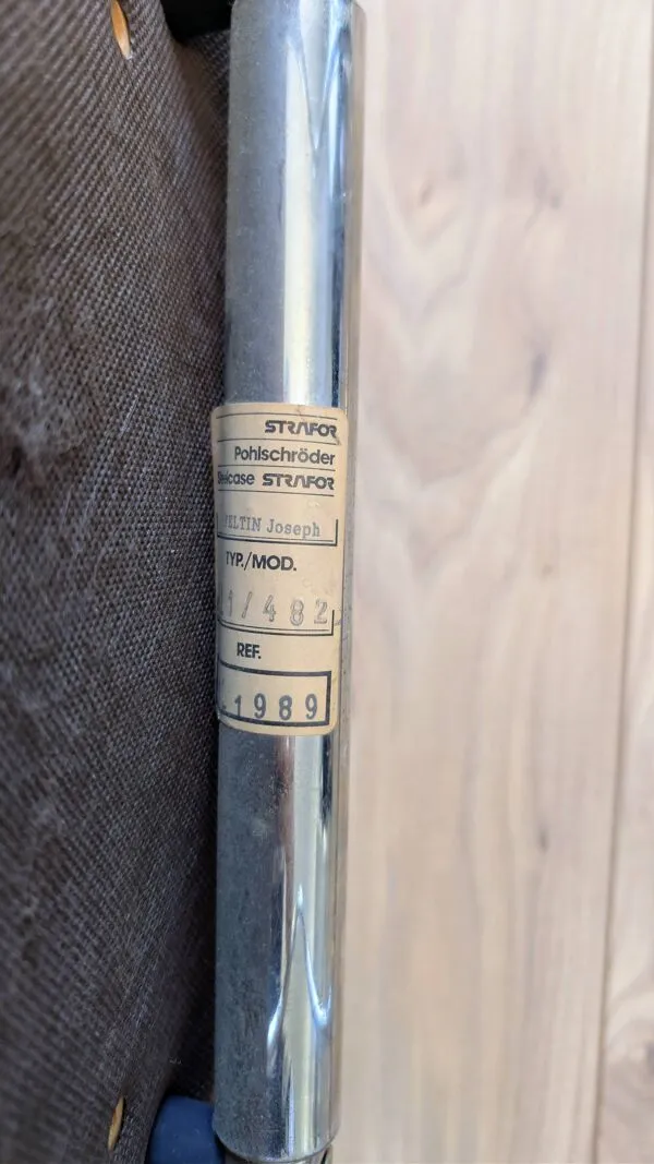 Illustration numéro 4 du produit Fauteuil Strafor Steelcase 421 vintage tissu prune, 1989