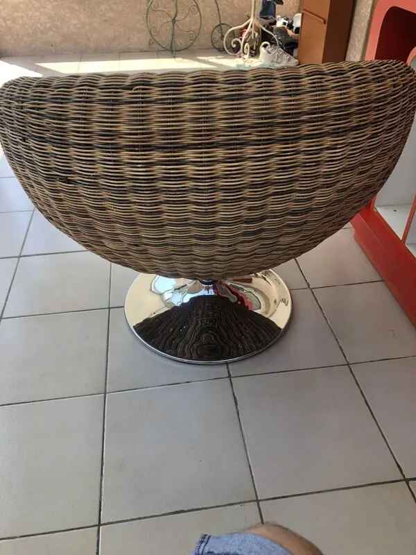 Illustration numéro 4 du produit Fauteuil boule demi sphère pivotant vintage osier rotin