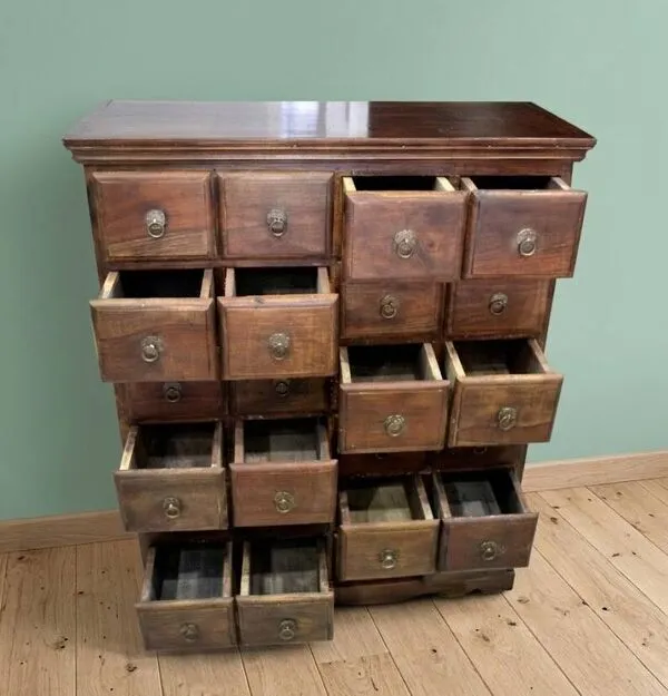 Illustration numéro 4 du produit Meuble d'Apothicaire en Teck Massif - 24 Tiroirs