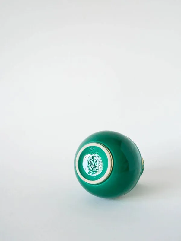 Illustration numéro 4 du produit Vase en barbotine / céramique, vert et doré, 1960