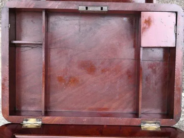 Illustration numéro 4 du produit PETITE COIFFEUSE DE DAME EN ACAJOU STYLE RESTAURATION DU XIXème SIÈCLE