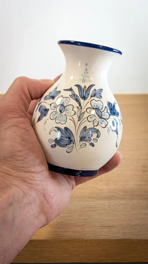 Illustration numéro 4 du produit Vase boule de l'Atelier Montagnon (Manufacture du bout du monde)