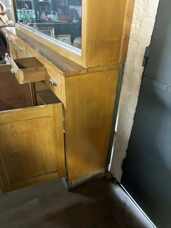 Illustration numéro 4 du produit Meuble de métier/magasin