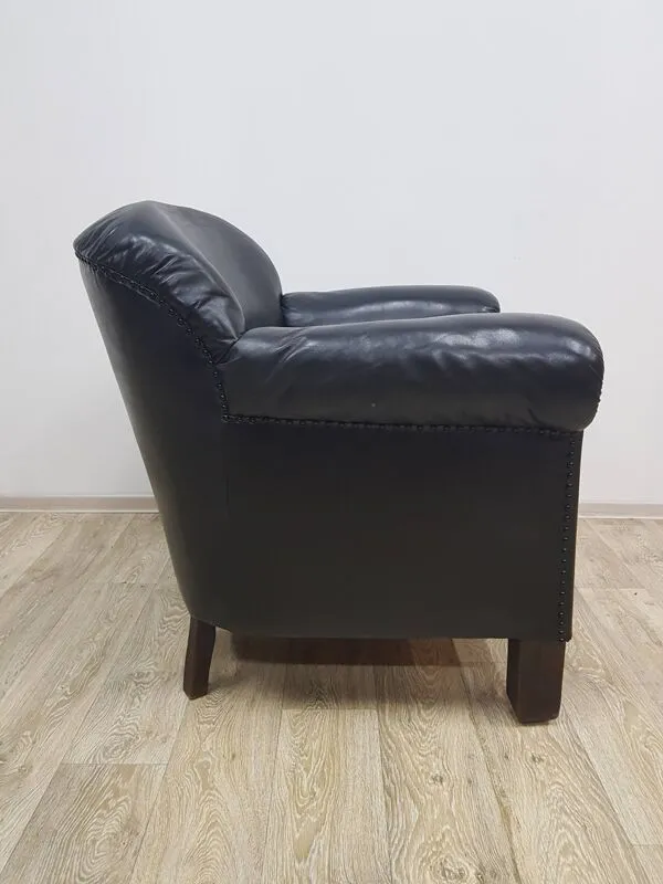 Illustration numéro 4 du produit Fauteuil club vintage avec clous, en cuir, Art Déco, années 1930/40.