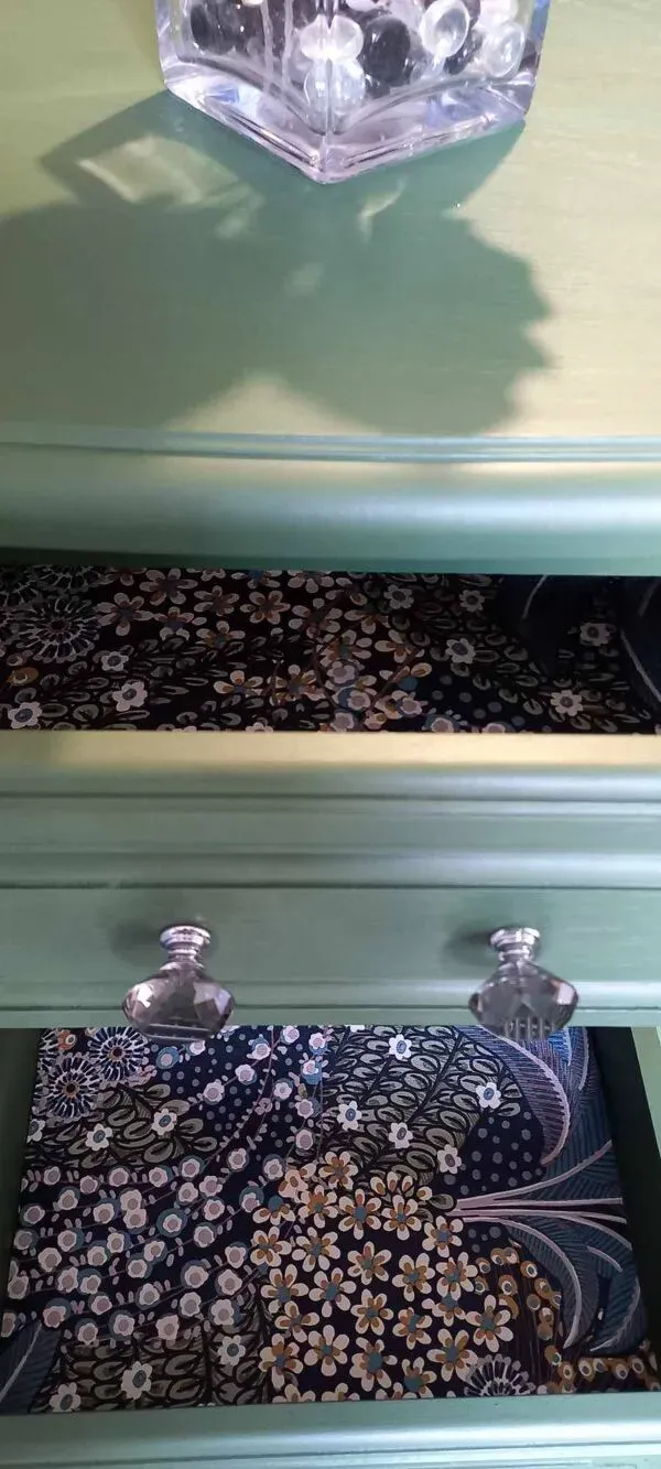 Illustration numéro 4 du produit Chiffonnier, commode vintage restauré