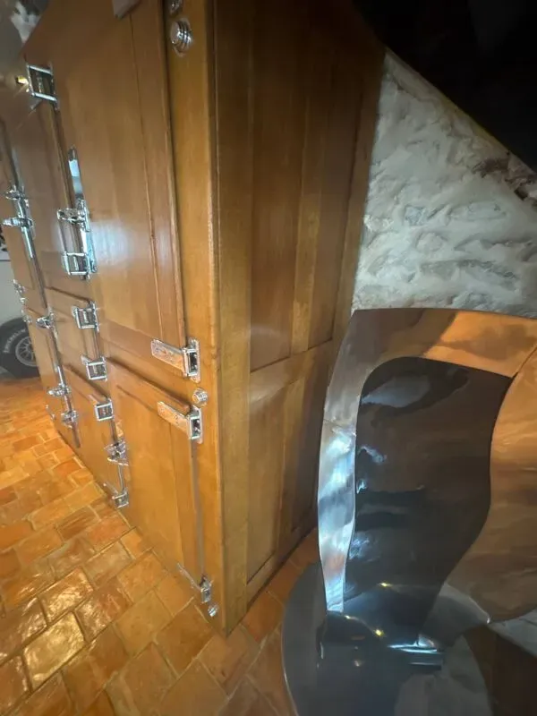 Illustration numéro 4 du produit Ancien meuble frigorif