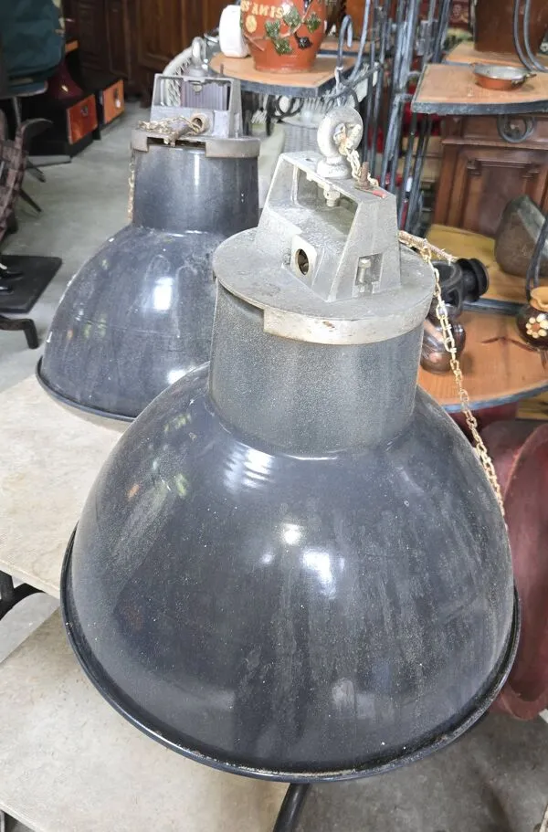 Illustration numéro 4 du produit Paire de suspensions industrielles Mazda en tôle émaillée – Ø 52 cm