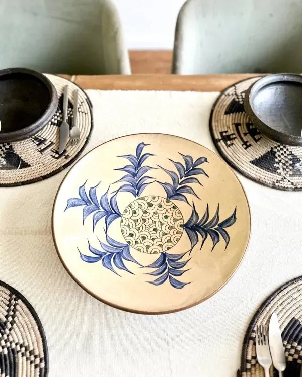 Illustration numéro 4 du produit Plat en terre cuite de Louxor