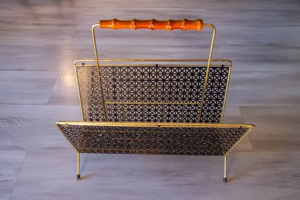 Illustration numéro 4 du produit Porte revue année 50, tôle perforée et bambou