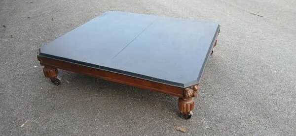 Illustration numéro 4 du produit Table basse avec roulettes industrielles