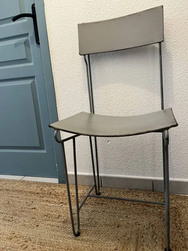 Illustration numéro 4 du produit Ensemble de 6 chaises métalliques françaises – Années 1960–70 – Design mode