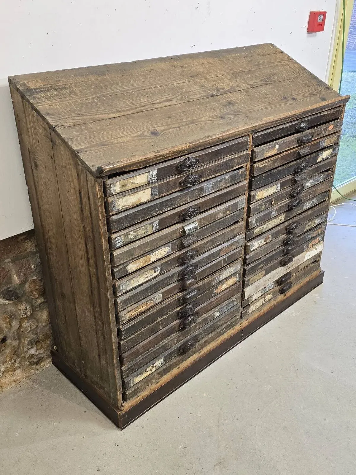 Illustration numéro 4 du produit Meuble d'imprimerie vers 1900