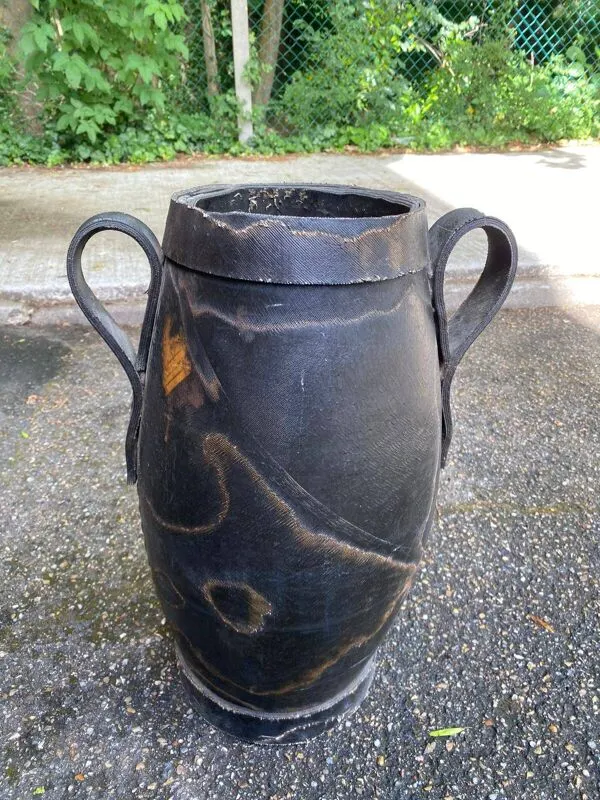 Illustration numéro 4 du produit Porte parapluie, jardinière cache-pot, en caoutchouc recyclé