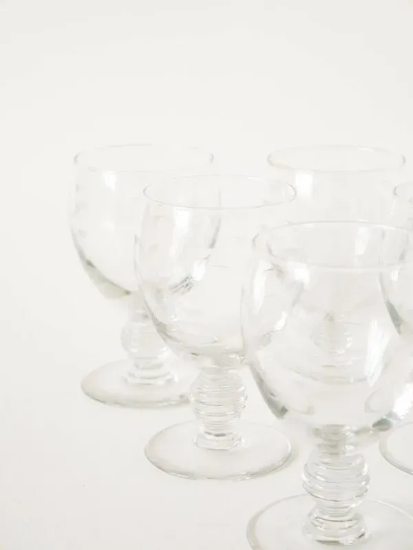 Illustration numéro 4 du produit lot de 6 petits verres à vin pieds travaillé en cristal gravé, Art Nouveau