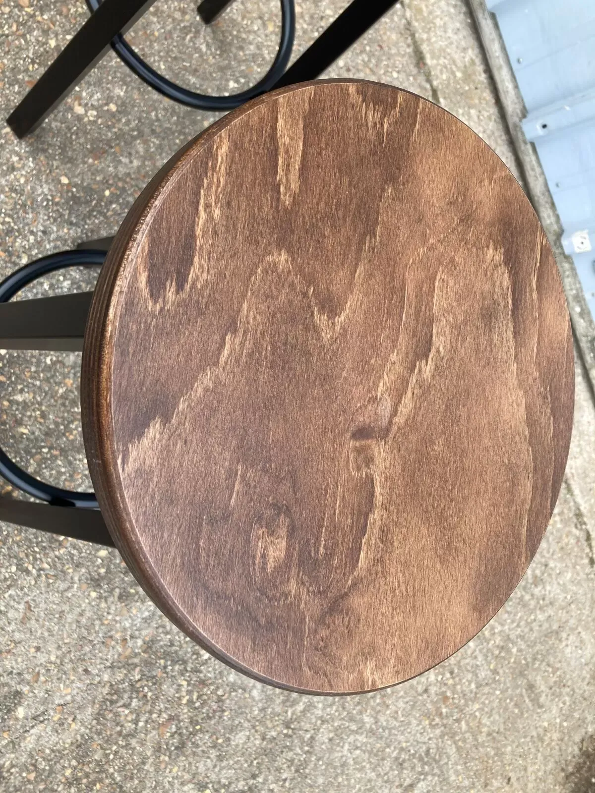 Illustration numéro 4 du produit Paire de tabourets de bar industriels