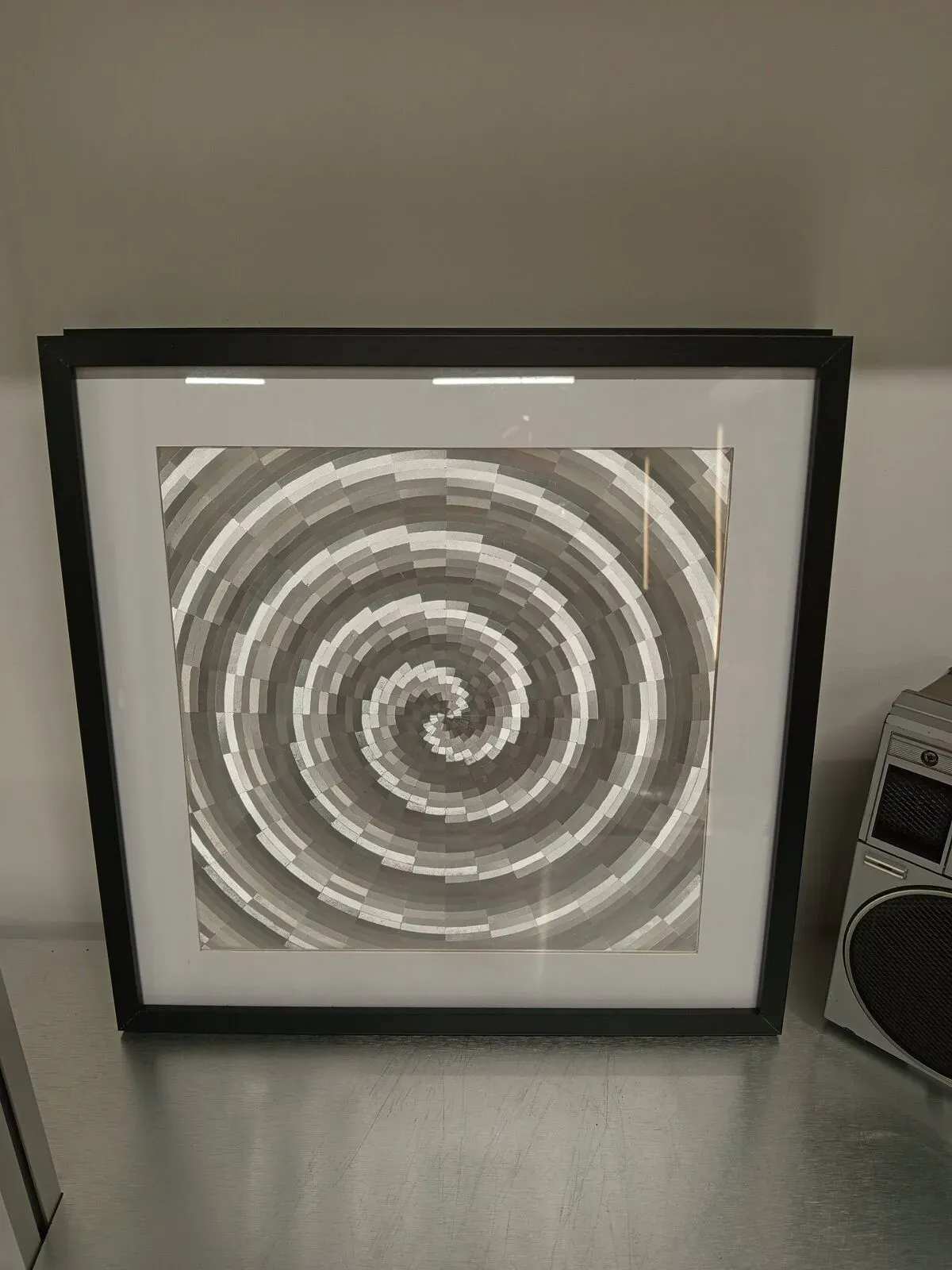 Illustration numéro 4 du produit Aluchromie d'Op Art cinétique encadrée