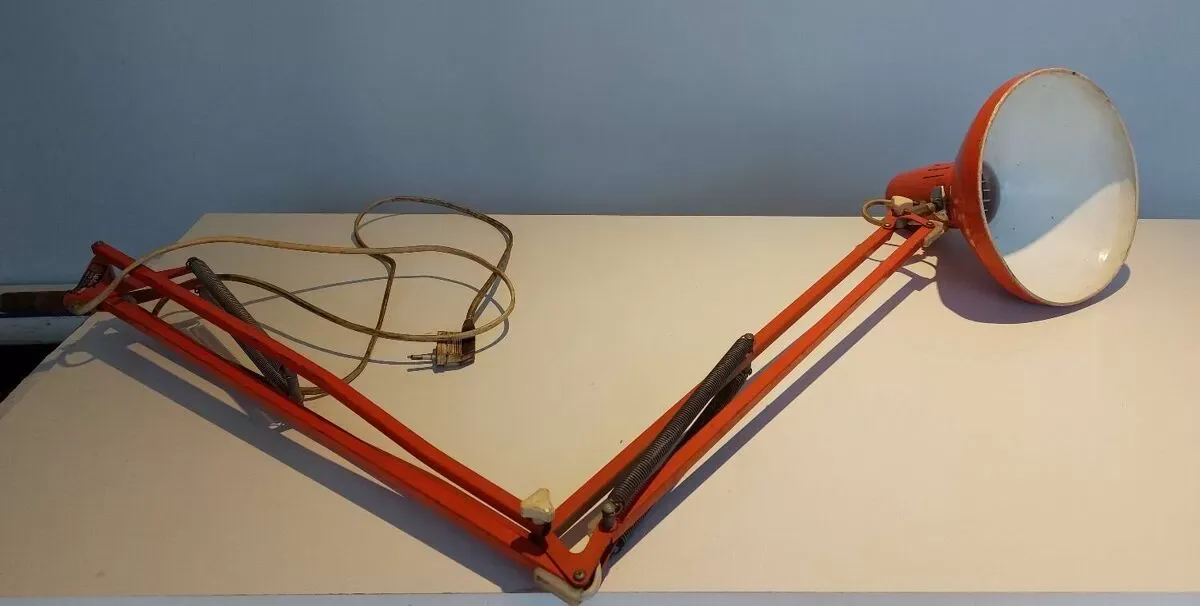 Illustration numéro 4 du produit Lampe atelier Ledu  industrielle articulée