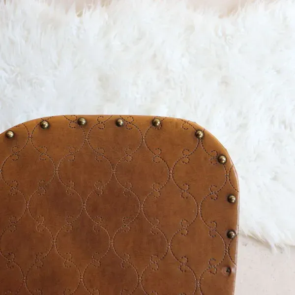 Illustration numéro 4 du produit Suite de 4 chaises bistrot Luterma en bois courbé et simili cuir, début XX ème