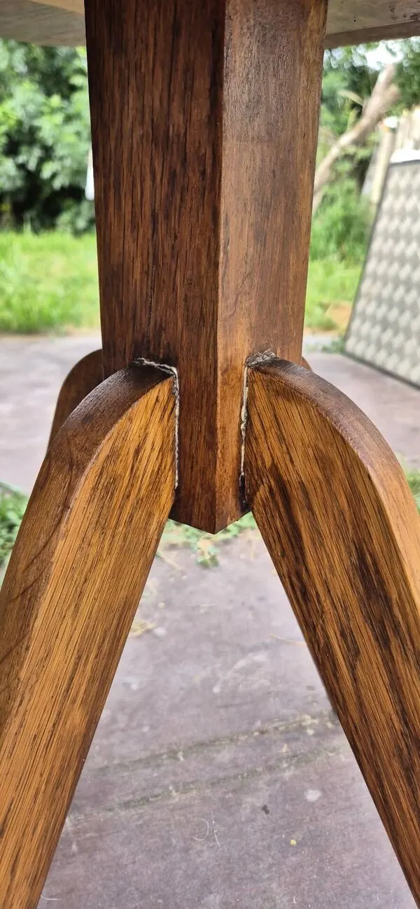 Illustration numéro 4 du produit Table d'appoint vintage scandinave – Travail artisanal années 50/60