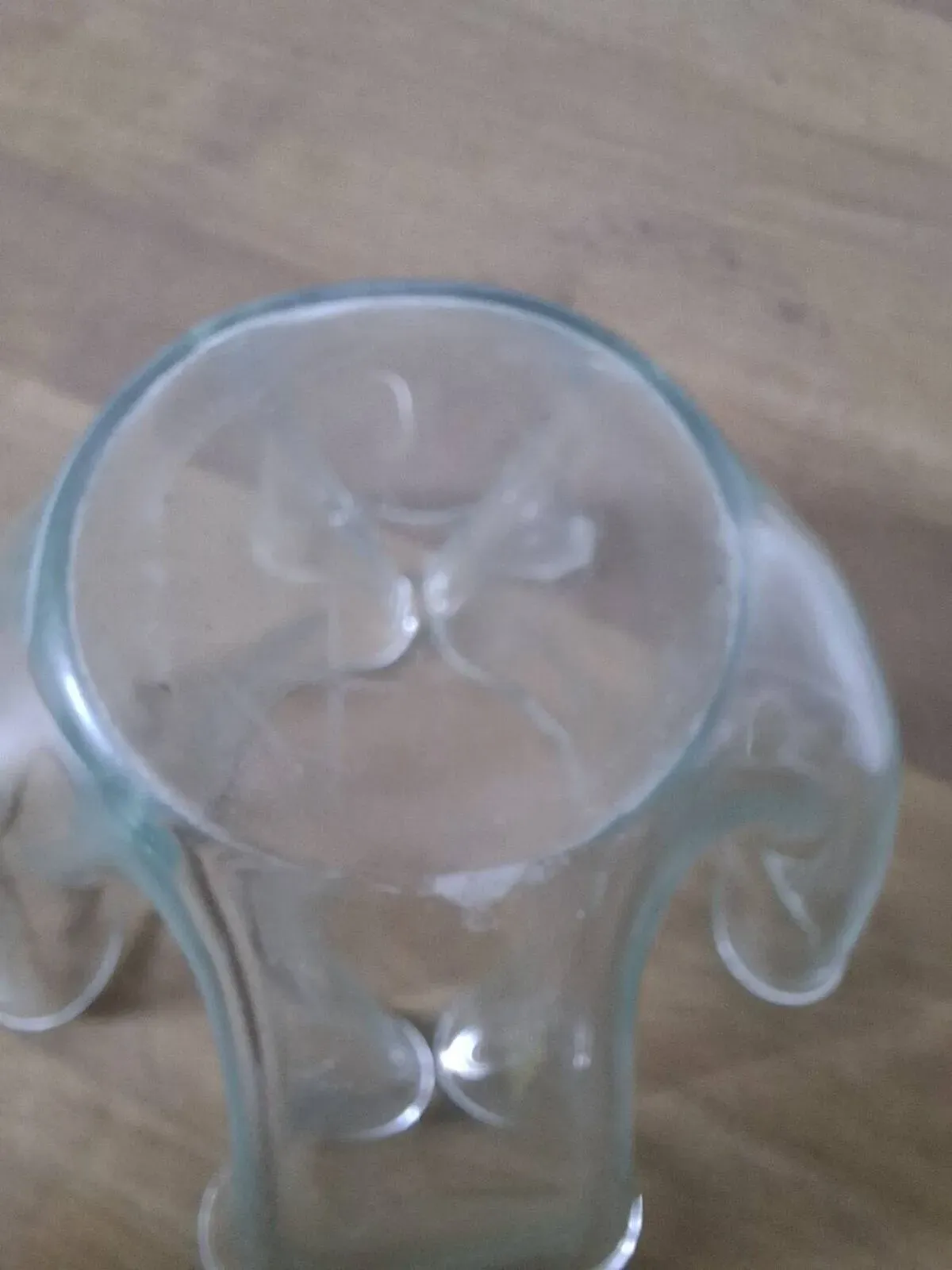 Illustration numéro 4 du produit Vase '' mouchoir '' Guzzini 70's