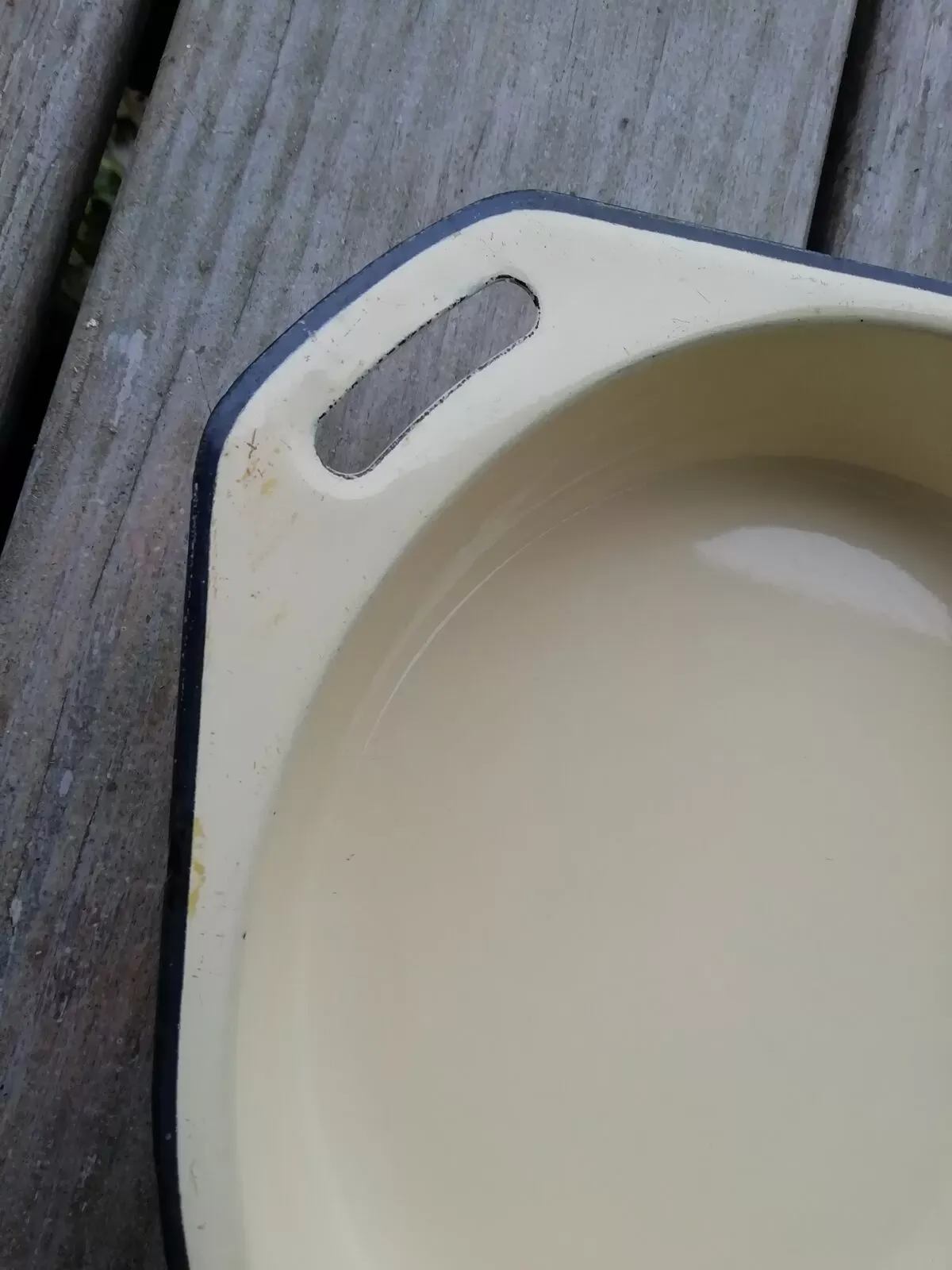 Illustration numéro 4 du produit Plat en tôle émaillée