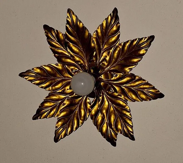 Illustration numéro 4 du produit Plafonnier en laiton doré florentin des années 1960 par Hans Kögl.