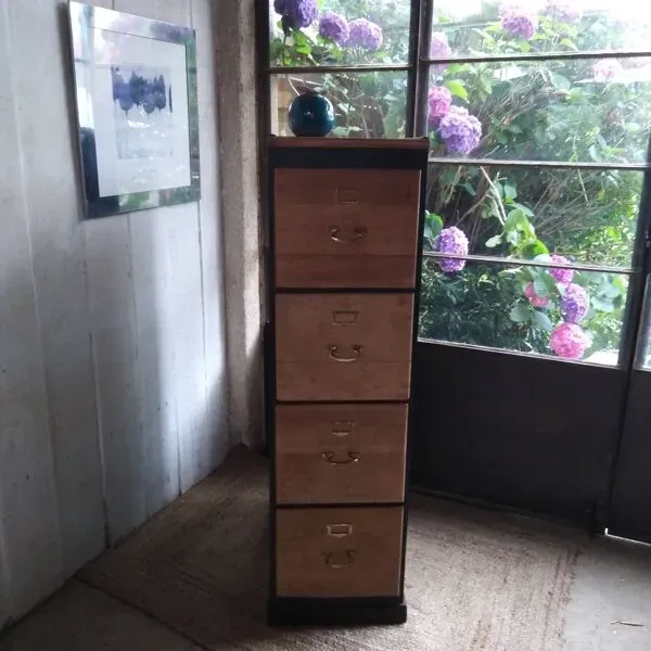 Illustration numéro 4 du produit Meuble de métier