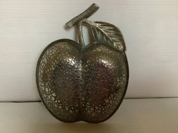 Illustration numéro 4 du produit Vide poche pomme argentée