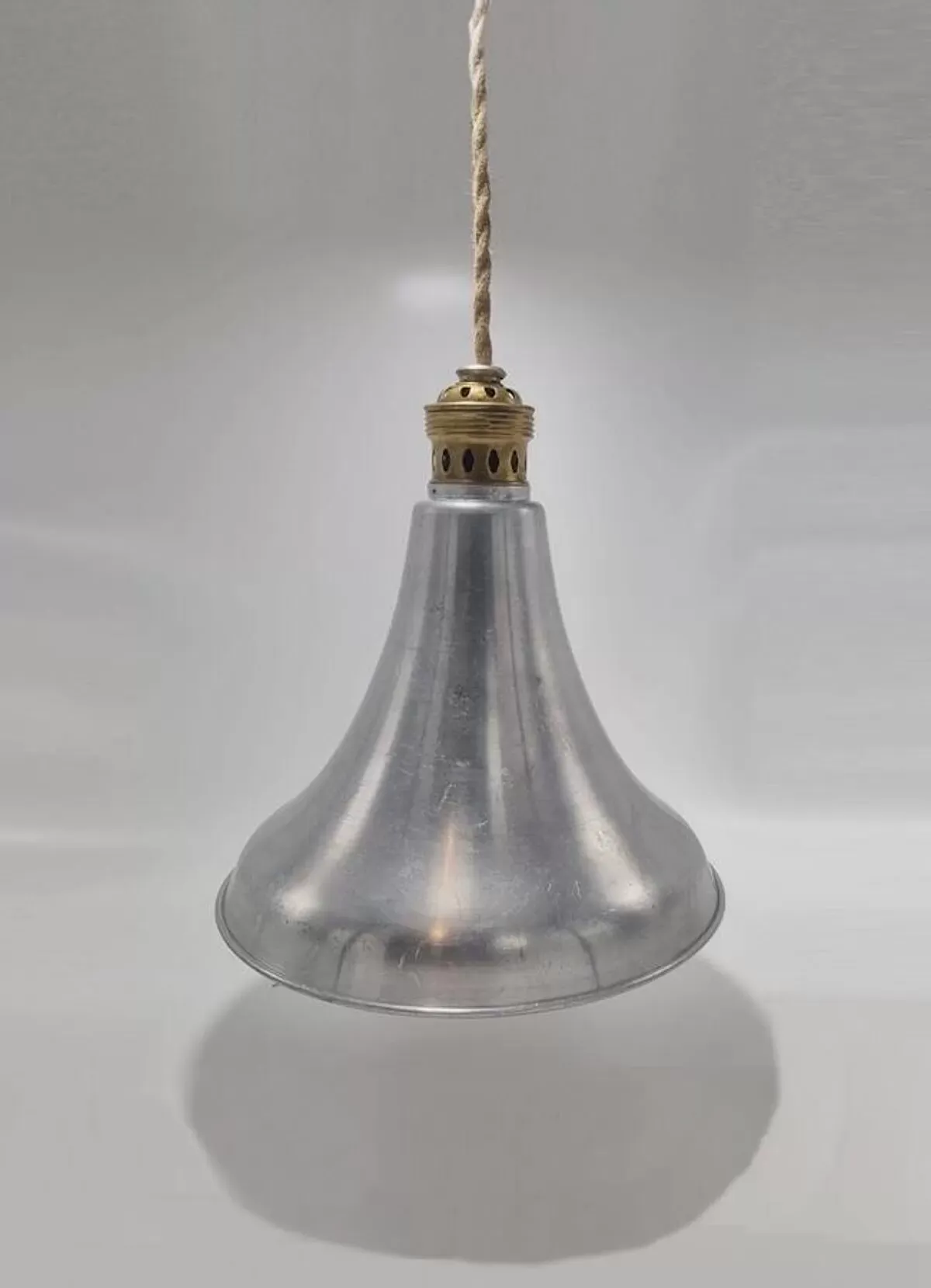 Illustration numéro 4 du produit Suspension en aluminium