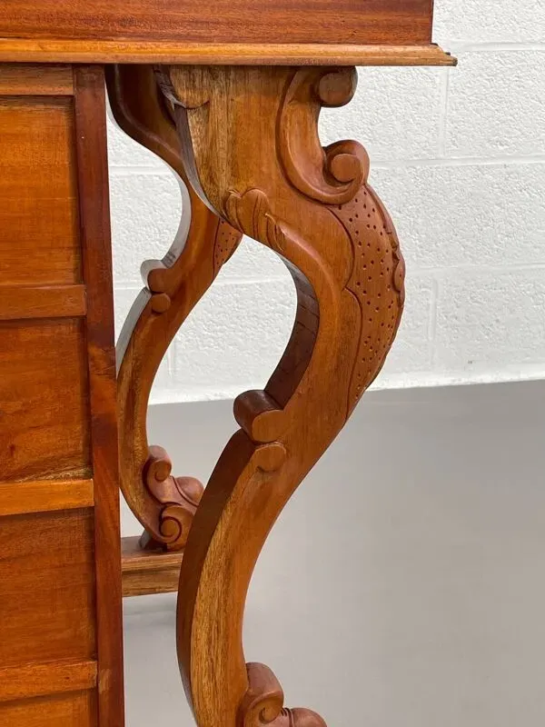 Illustration numéro 4 du produit bureau Davenport du 20ème siècle avec dessus de piano en noyer