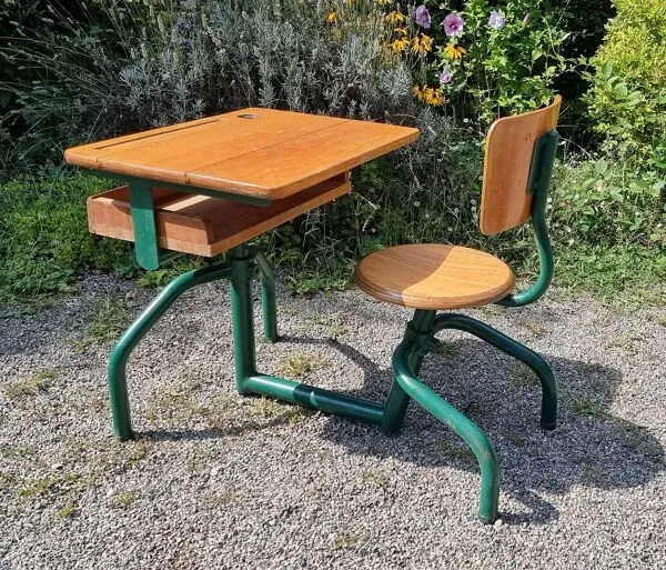 Illustration numéro 4 du produit Bureau écolier prouvé année 50