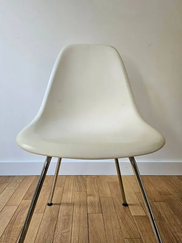 Illustration numéro 4 du produit Charles & Ray EAMES pour VITRA - Chaises ''DSX