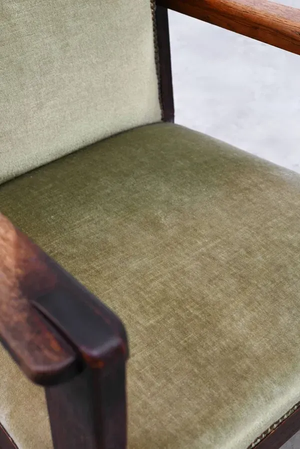 Illustration numéro 4 du produit Fauteuil de l'École de La Haye en chêne teinté, Pays-Bas, années 1920