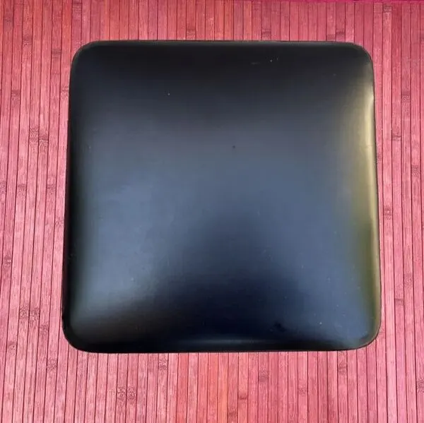 Illustration numéro 4 du produit Tabouret vintage en skaï noir