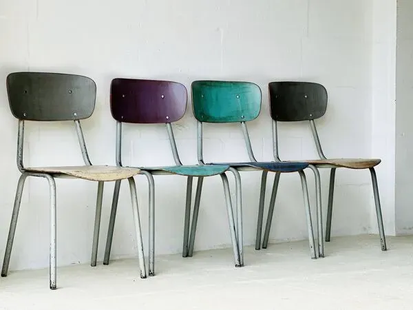 Illustration numéro 4 du produit Chaises d'école, lot de 4