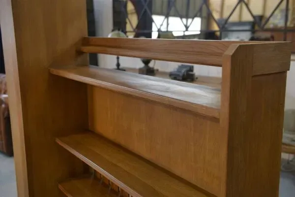 Illustration numéro 4 du produit Grande étagère murale par Guillerme & Chambron 1950’s