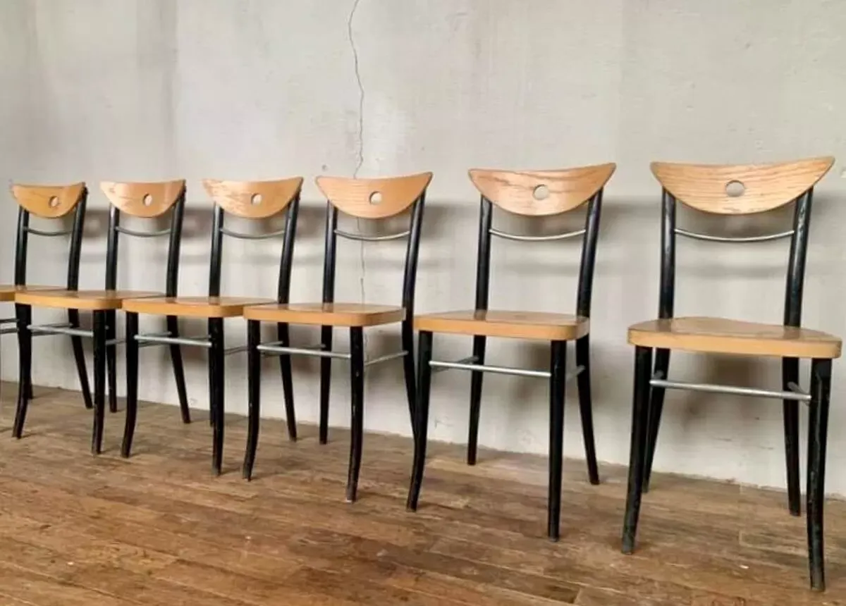 Illustration numéro 4 du produit Série de 6 chaises bistrot vintage en bois courbé