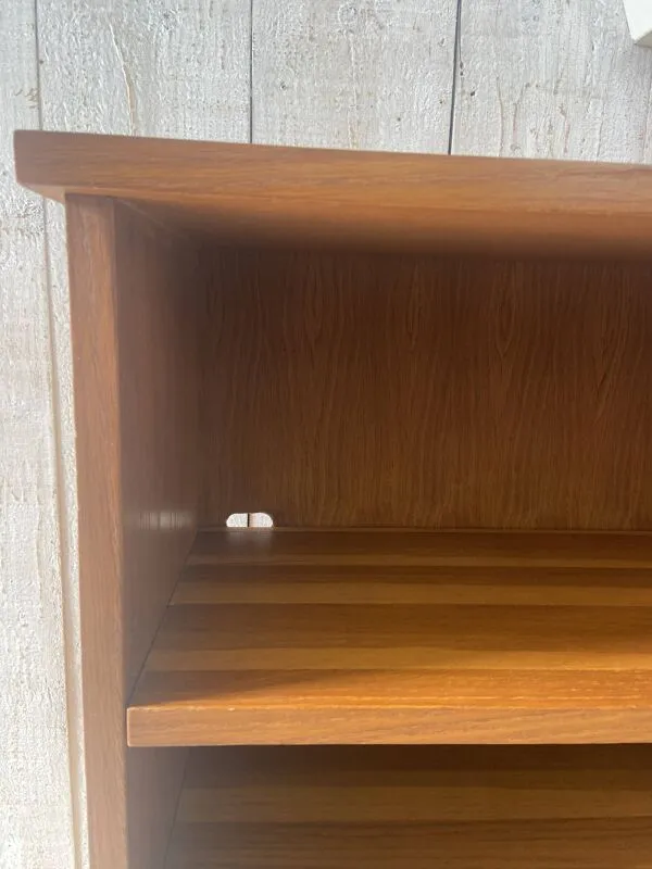 Illustration numéro 4 du produit Etagère des années 70