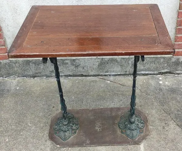 Illustration numéro 4 du produit Ancienne table de bistrot