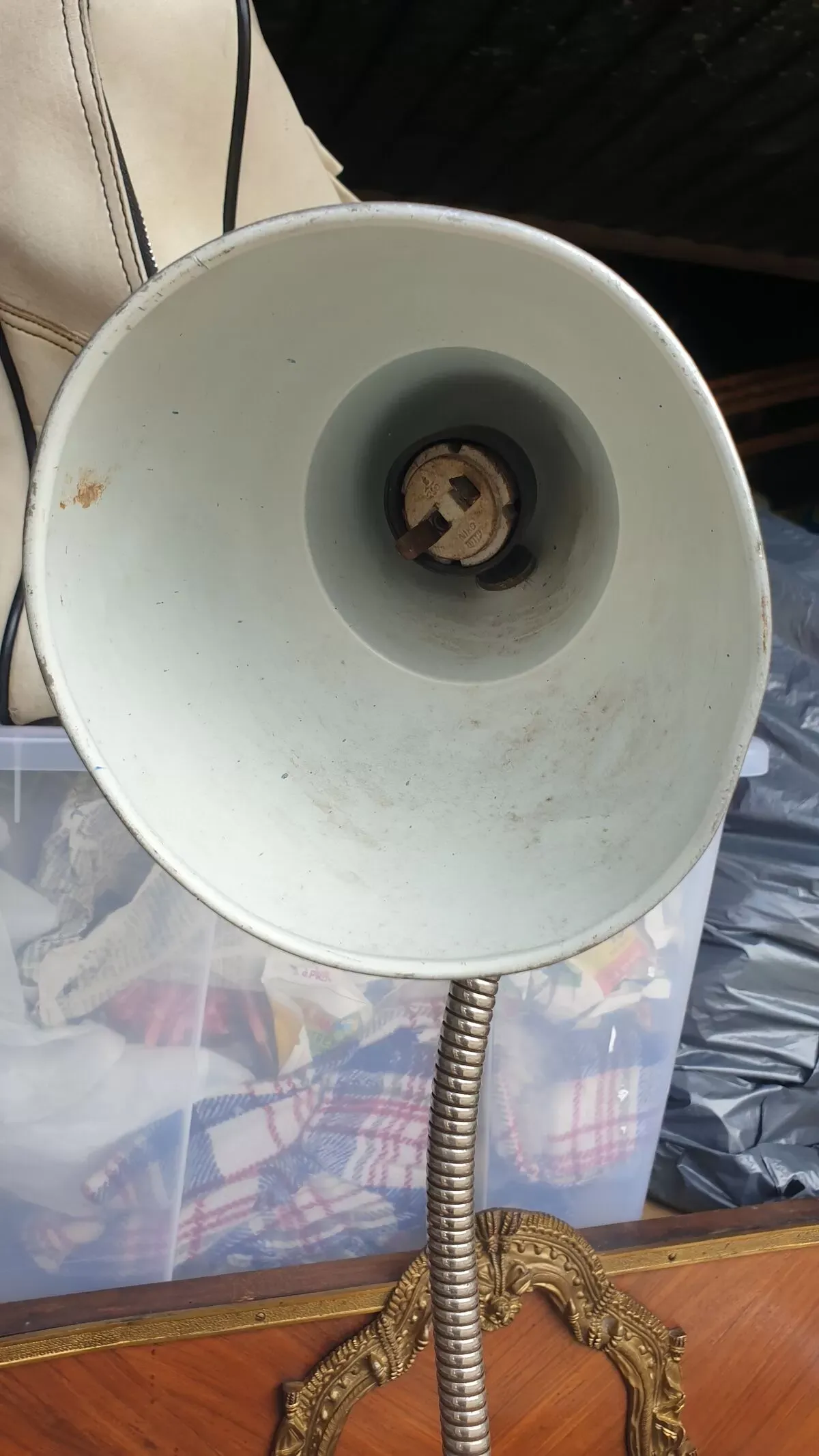 Illustration numéro 4 du produit Lampe d'atelier