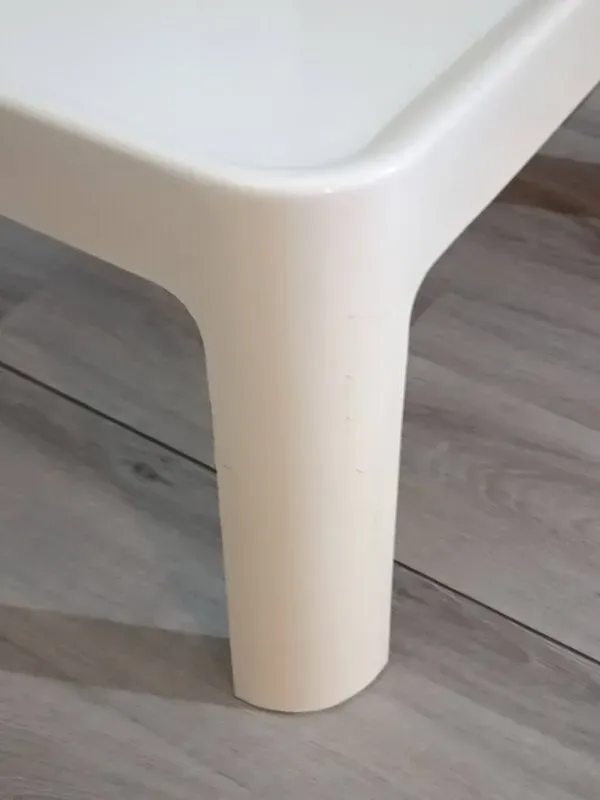Illustration numéro 4 du produit Table basse fibre de verre par Carlo Bartoli pour Rossi Di Albizzate 1960s