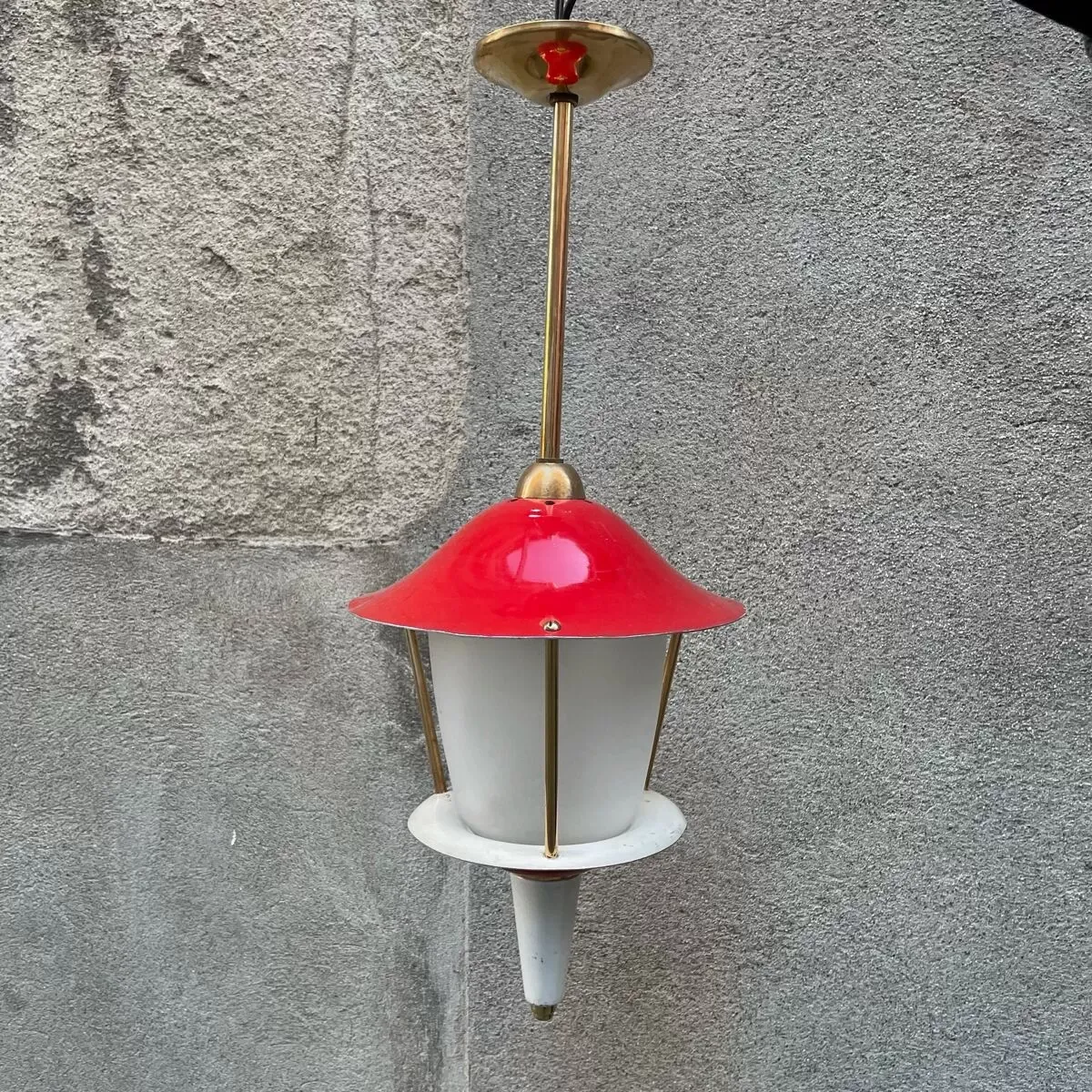 Illustration numéro 4 du produit Suspension années 50 tôle rouge