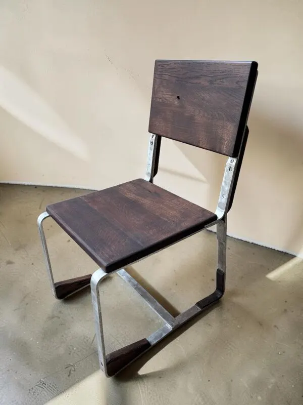 Illustration numéro 4 du produit Chaise basse de salon — chêne et chrome, années 1930