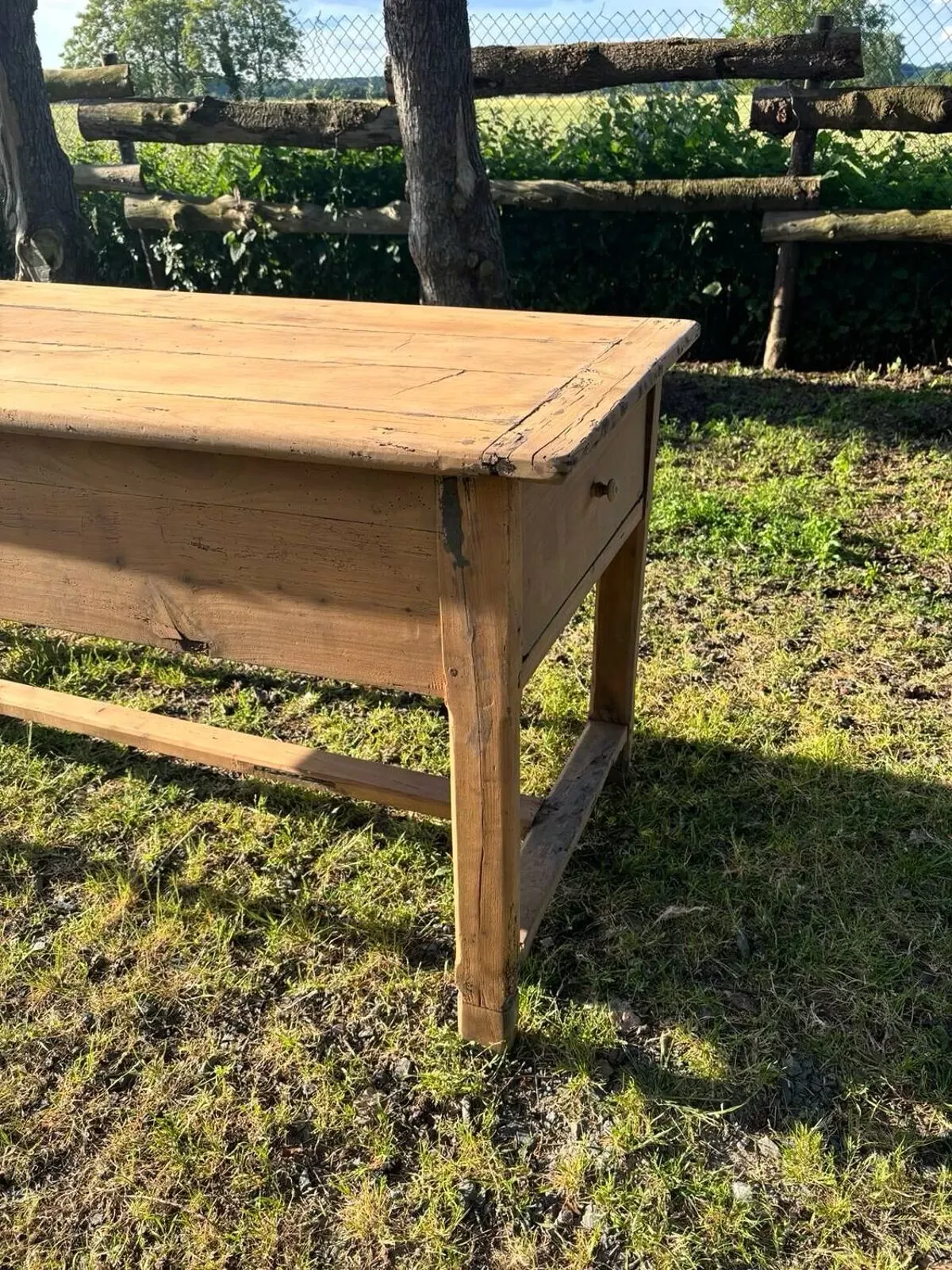 Illustration numéro 4 du produit Table d’atelier