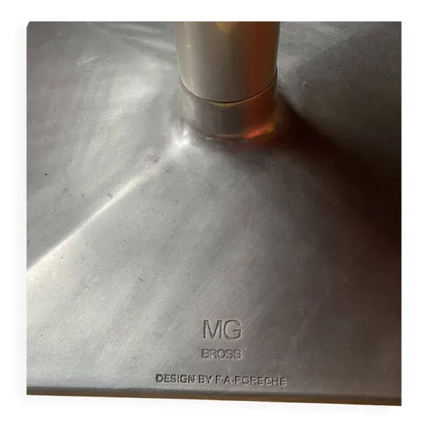 Illustration numéro 4 du produit Superbes fauteuils design vintage des années 70, au style Space Age Porsche