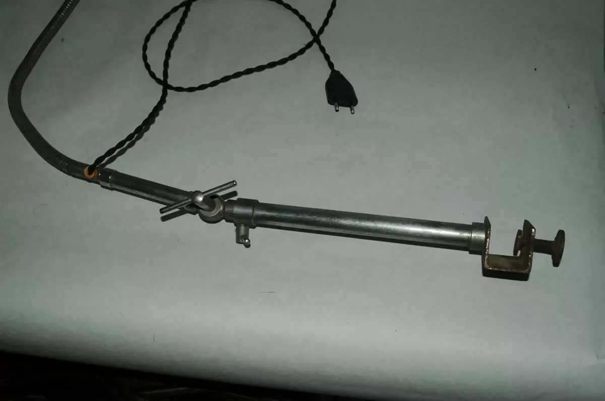 Illustration numéro 4 du produit Lampe industrielle d'atelier architecte