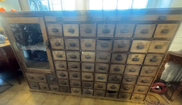 Illustration numéro 4 du produit Meuble de métier